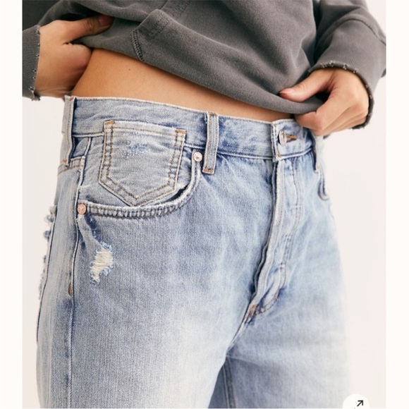 WE THE FREE (revolve) Sequoia Short in Vintage Light Denim - Picture 11 of 11